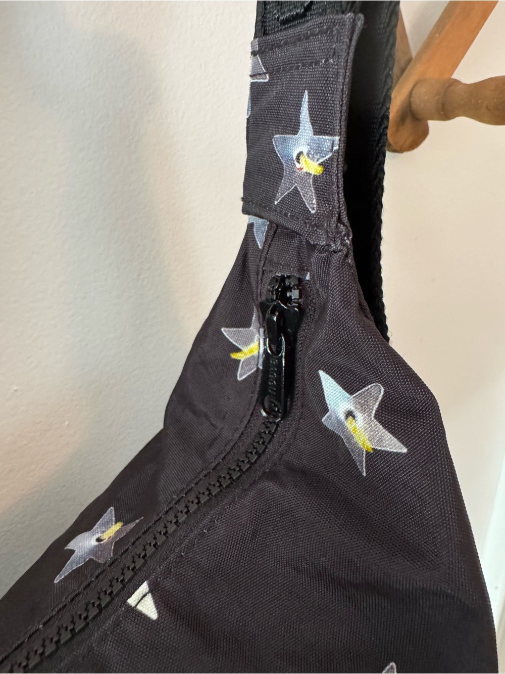 BAGGU Medium Black Crescent Bag with star print - Picture 3 of 4